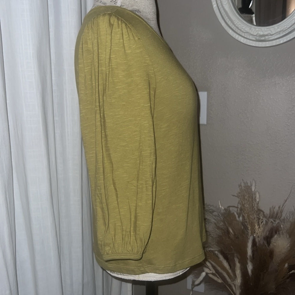 a.n.a. A New Approach olive army green women’s shirt Small top - Picture 2 of 6